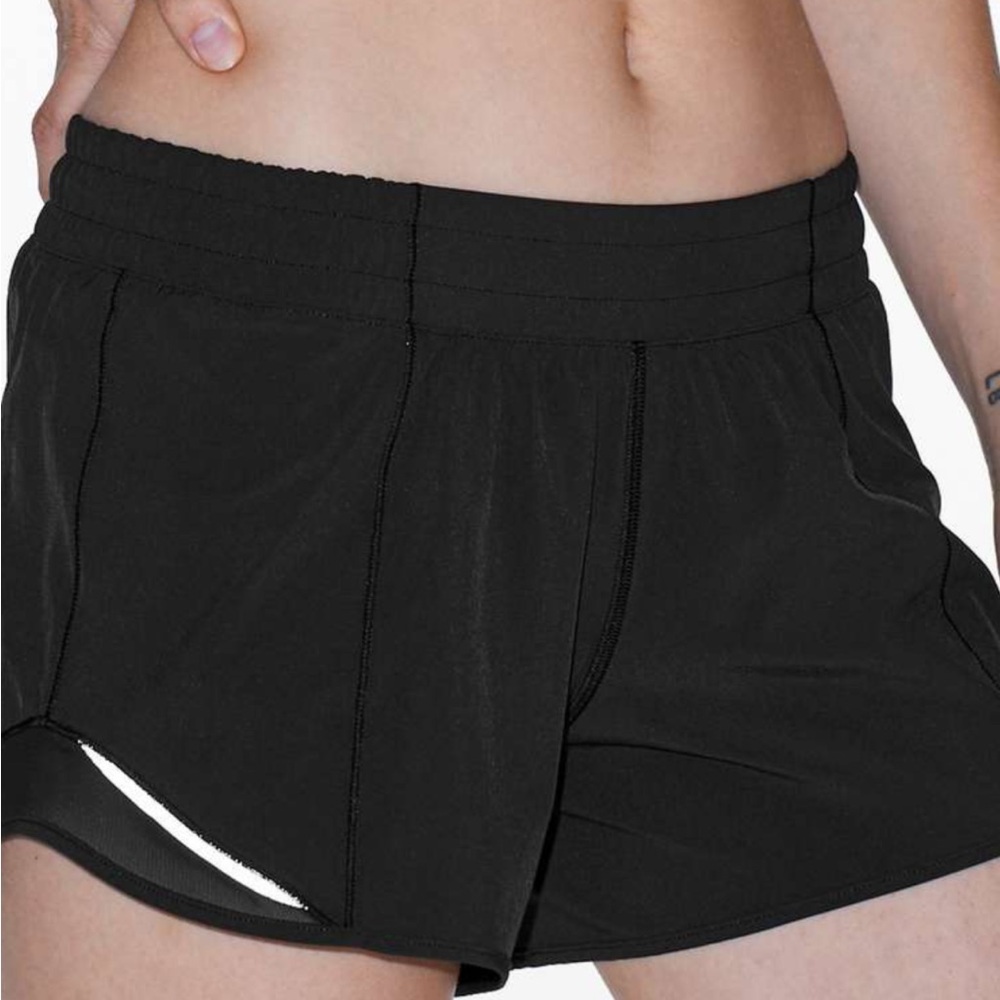 Lululemon Size 6 Black Hottie Hot 4” inseam